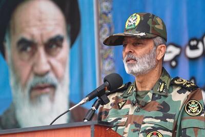 فرمانده ارتش: پیش از پیروزی انقلاب، ما دارای برخی توانایی‌ها بودیم، اما بزرگ‌ترین اشکال آن وابستگی به خارج بود / اگرچه در آن زمان، حمایت و پشتیبانی خارجی وجود داشت، اما معلوم نبود که در میدان واقعی چه کاری می‌توانستیم انجام دهیم