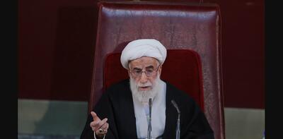 آیت‌الله جنتی: کلید حل مشکلات کشور در شعار سال است!