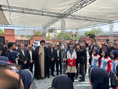 سفر رئیس جمهور به البرز؛پزشکیان از نمایشگاه قرارگاه اجتماعی بازدید کرد