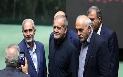 درخواست مهم و فوری مجلس از پزشکیان برای واریزی جدید به کارکنان دولت | مجلس برای پرداخت فوق العاده ویژه در فروردین آستین بالا زد