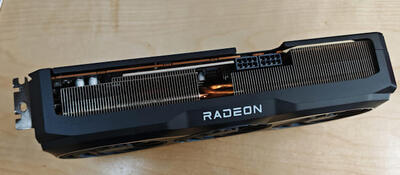 کارت گرافیک Radeon RX 9070 XT با لایه گرافنی لو رفت