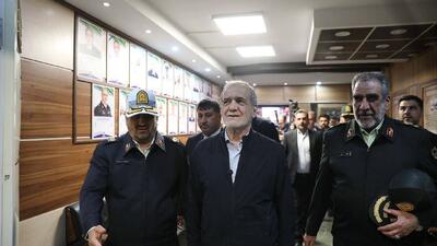 راکبان موتور سیکلت برای حفظ جان خود از کلاه ایمنی استفاده کنند