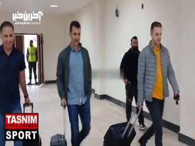 ورود تیم داوری دیدار نساجی و پرسپولیس به ورزشگاه وطنی قائمشهر