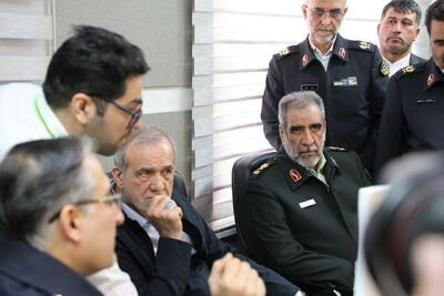 بازدید سرزده پزشکیان  از ستاد پلیس راهور تهران بزرگ و توصیه به موتور سواران + ویدئو