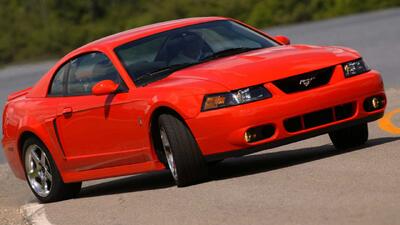 یادی از موستانگ SVT کبرا سال 2003، رقیبی برای بی‌ام‌و M3 E46 | مجله پدال