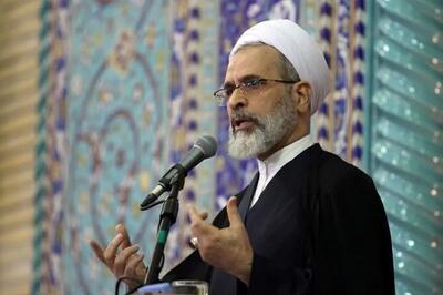 امام جمعه قم: آمادگی‌های نظامی باید حفظ شود و کشور نباید در برابر مذاکره شرطی شود