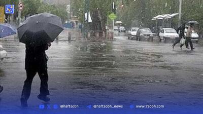 بارندگی بی‌وقفه در تهران ترافیک ساخت و آب‌گرفتگی آورد، اما مردم شاد بودند