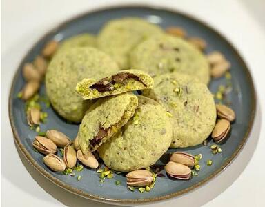 قرابیه پسته؛ شیرینی‌ اصیل و دلربا که طعم بهشت می دهد