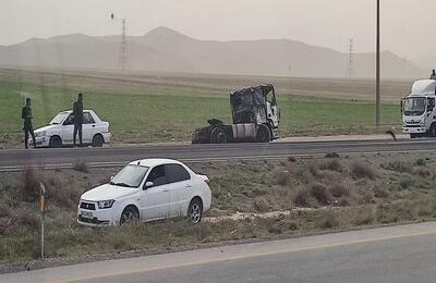 حریق تانکر سوخت در مسیر فریمان به تربت‌جام مهار شد
