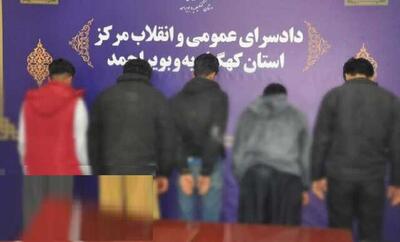 تجاوز گروهی به یک دختر!