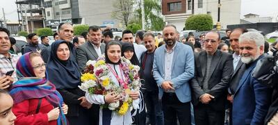 استقبال باشکوه آملی‌ها از قهرمان مسابقات جهانی ووشو - پارس فوتبال