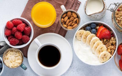 ۱۰ صبحانه مقوی و سریع برای شروع روز (پیشنهادهای خوشمزه و سالم)