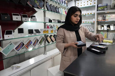 عطش برای آیفون؛ بازار موبایل ایران در سال 1403 زیر ذره‌بین