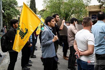 تجمع دانشگاهیان در پی شهادت دانشجوی یمنی/ خون شهید جلال صالح السهیلی، روح مقاومت را در دانشگاه زنده کرد + فیلم