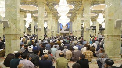 گریه یک مرجع تقلید در سوگ استادش پس از ۶۶ سال فراق