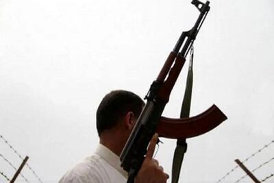 شرور مسلح سابقه‌دار و معروف در راسک با زخمی شدن یک پلیس، به هلاکت رسید