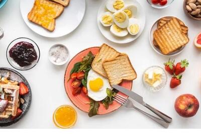 چرا نباید صبحانه را دیر بخوریم؟