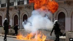 آتن در آتش؛ 70 نفر دستگیر شدند