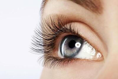 متن برای اکستنشن مژه؛ ۵ نمونه متن زیبا مناسب برای کپشن و پیامک