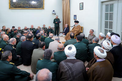 سردار اسماعیل قاآنی، سردار رادان و سردار حسین سلامی در دیدار فرماندهان نظامی با رهبر انقلاب+ عکس