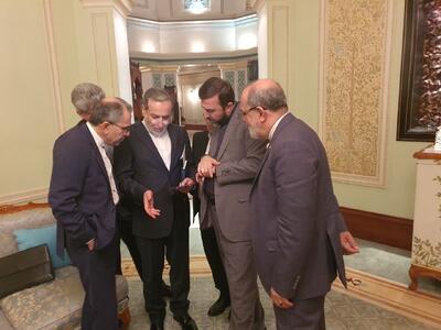 روزنامه جمهوری اسلامی: مردم از مذاکره راضی‌اند، چون احساس می‌کنند مسئولان بعد از مدت‌ها به خواسته شان احترام گذاشته‌اند/ انتظار می‌رود مذاکرات به تدریج از حالت غیرمستقیم به مستقیم تبدیل شود