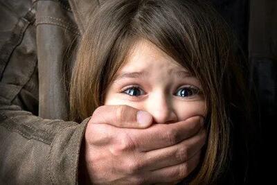 قانون چطور از کودکان در برابر آزارهای جنسی حمایت می‏‌کند؟