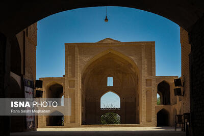ایجاد دو محور گردشگری در بافت تاریخی اردستان و زواره
