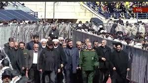 فیلم لحظه ورود سردار فدوی و کاظم غریب آبادی به مراسم تشییع  در لبنان