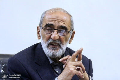 شریعتمداری: در پیش‌نویسی که ویتکاف به عراقچی تسلیم کرد برچیدن تاسیسات هسته‌ای‌ و حمله نظامی نیست؛ تنها روی غیر‌تسلیحاتی بودن فعالیت هسته‌ای تاکید شده/ عراقچی از ویتکاف بپرسد چه تضمینی هست که ترامپ با توافق احتمالی همان برخوردش با برجام را نداشته باشد؟
