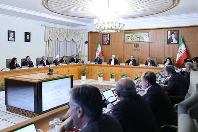 گزارش جامع وزیر امور خارجه از نخستین دور مذاکرات غیرمستقیم با آمریکا/ تقدیر هیئت دولت از مجوز راهبردی رهبری