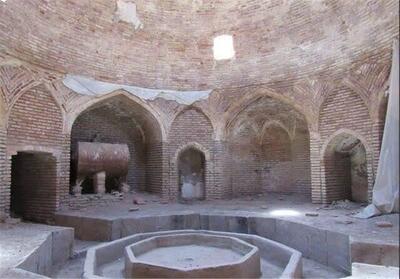 باران دلیل فرورفتگی دیوارهای حمام تاریخی درگزین‌ بوده و خطری ندارد