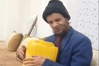 آواز شاد؛ پسره با گالن آهنگ بندری امشب دل من هوس رطب کرده رو میخونه فقط رقص عوامل