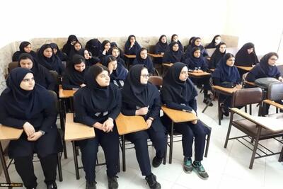 نقض مصوبه شورای عالی باعث سردرگمی دانش‌آموزان شده است
