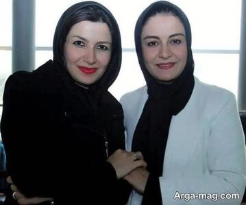 خواهران زارعی در کنار برادرشان - آینه فردا