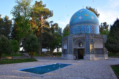 تو خورشیدی ولیکن در نقابی