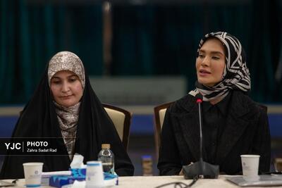 تجلیل از عوامل مجموعه نمایشی ذهن زیبا