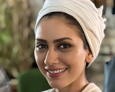 تبریک تولد خشک و بی احساس مونا فرجاد به خواهرش سوژه شد+ عکس