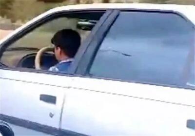 کودک ۹ ساله پشت فرمان یک پژو؛ خودرو توقیف شد
