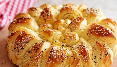 طرز تهیه نان پوآچای سیر ترکیه‌ای؛ نانی نرم، خوش‌عطر و مخصوص صبحانه یا عصرانه