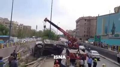 تصاویر تازه از واژگونی مرگبار خاور حامل کپسول‌های گاز مایع در تهران