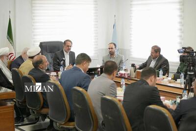 نشست رئیس سازمان بازرسی با تولیدکنندگان و فعالان اقتصادی شهرستان ملایر برگزار شد