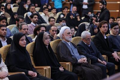 نشست صمیمی و صریح حجت‌الاسلام والمسلمین محسنی اژه‌ای با دانشجویان همدانی / رئیس دستگاه قضا: حقیقتاً نحوه حرف زدن و انتقاد کردن شما جوانان دانشجو، شیرین و دلچسب است و من منت شما را دارم که نقد می‌کنید