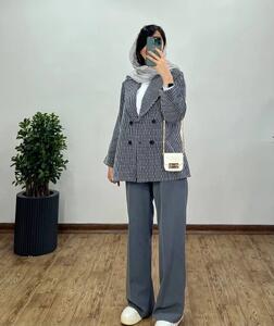 راهنمای جامع خرید آنلاین لباس زنانه: سایت لباس زنانه، خرید شلوار جین و مانتو زنانه