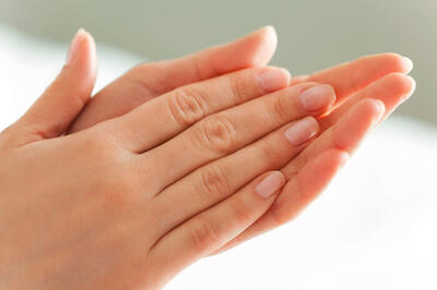 چطور از زبری و پوسته پوسته شدن پوست پیشگیری کنیم؟