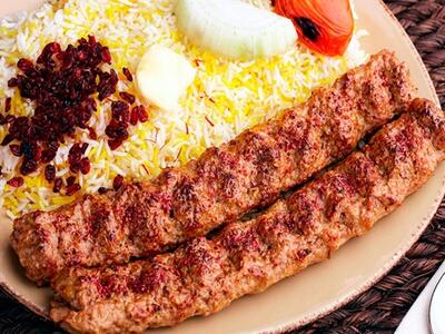 آشپزی حرفه ای؛ طرز تهیه کباب کوبیده روی گاز + طریقه به سیخ کشیدن و ادویه ها