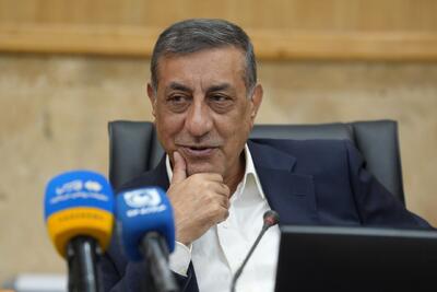 لزوم بازگشایی مسیرهای تجارت مرزی/تکمیل راه آهن کرمانشاه-خسروی در اولویت قرار گیرد