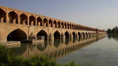 چهره سی و سه پل اصفهان از یادگاری‌ نویسی‌ها پاک می‌شود