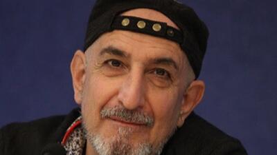 فرهاد آییش در نمایش کوشک‌جلالی «ونگوگ» می‌شود
