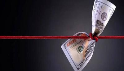 چرا قیمت دلار به سیاست گره خورده است؟