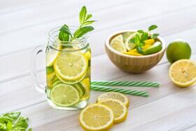 هوا خیلی گرمه و یک نوشیدنی خنک واجبه
